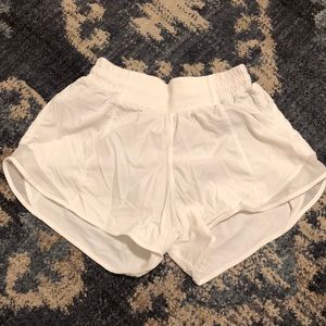 Lululemon size 2, 4 inch, white